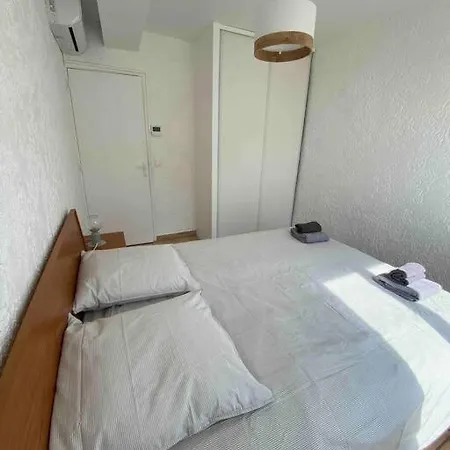 2 Pieces De Charme Climatise Apartment Nimes